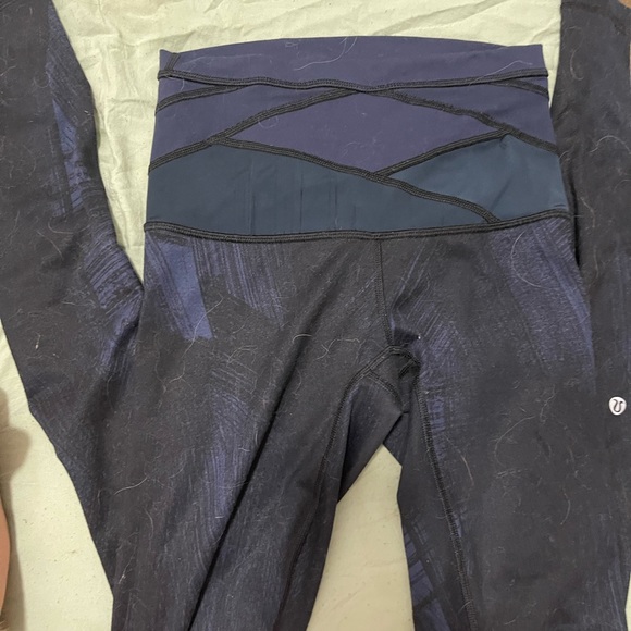 Lululemon limited addition leggings size 4 - Picture 5 of 6
